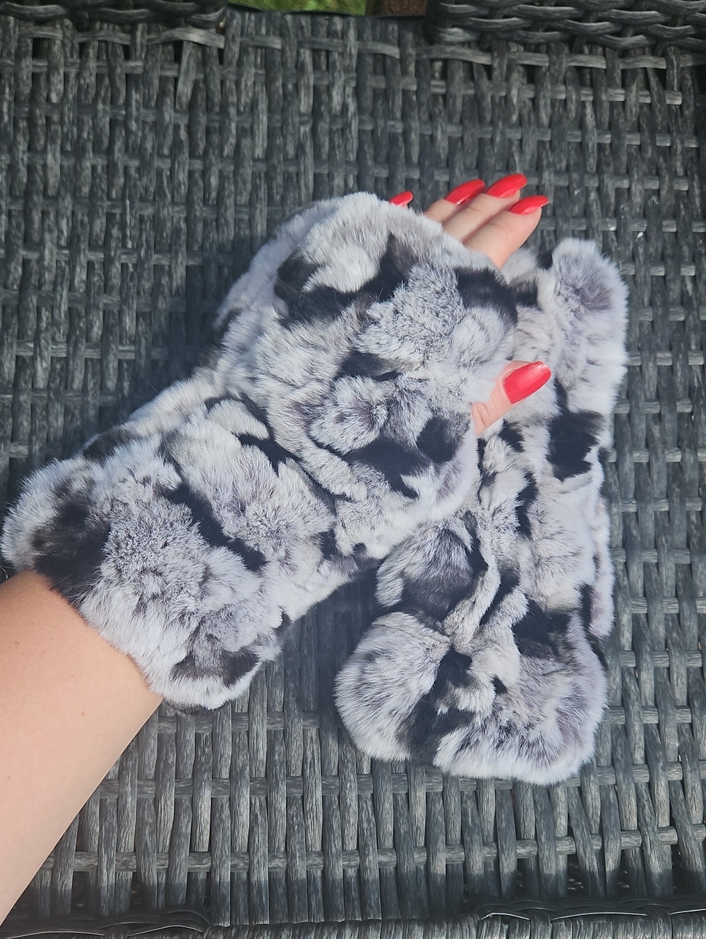 Luxury Real Rex Rabbit Fur Fingerless Mittens Spotted Pattern Black & WhiteWrap